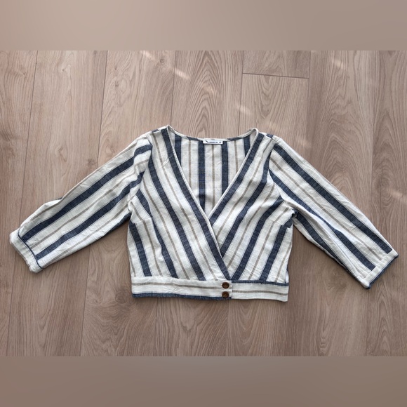 Renuar linen cropped wrap style 3/4 sleeves top - Picture 3 of 8